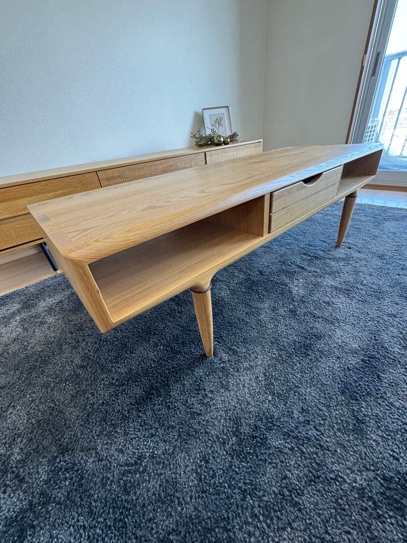 リビングテーブル