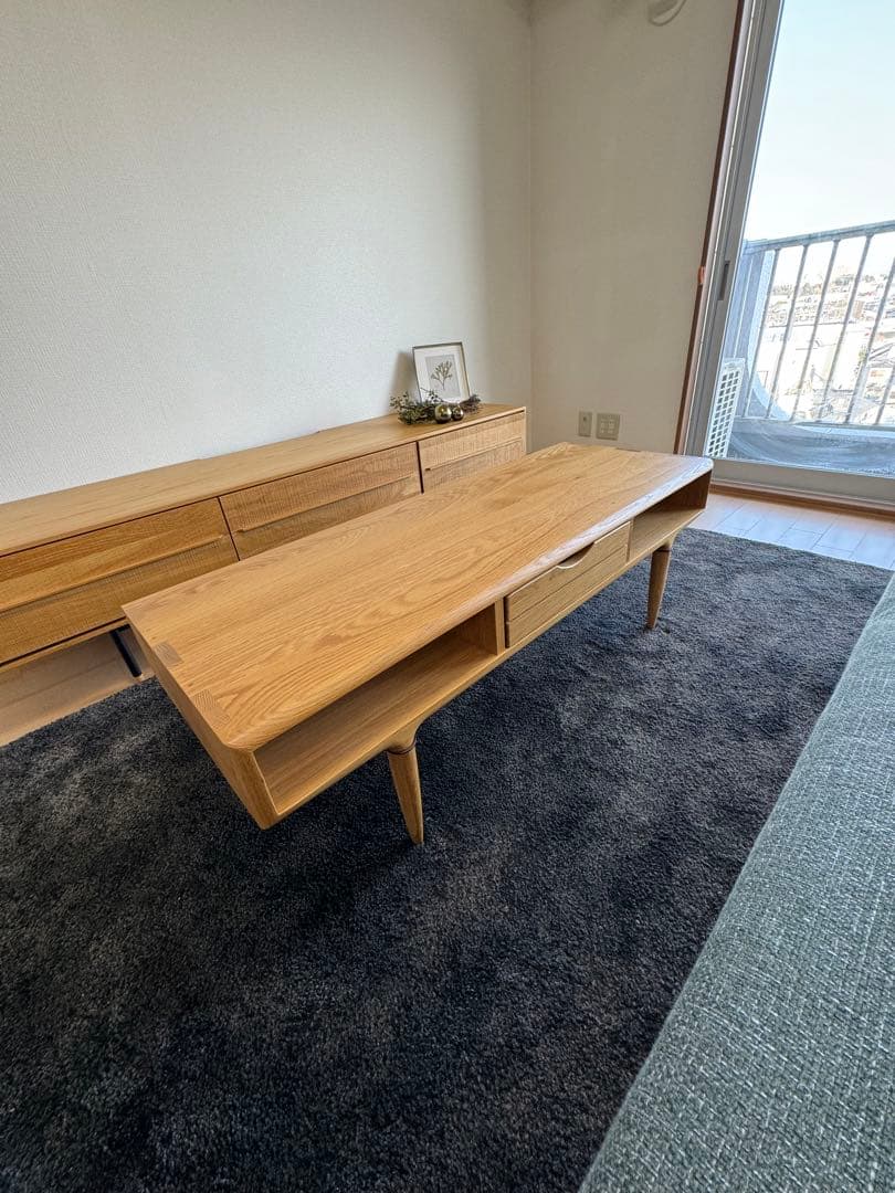 リビングテーブル