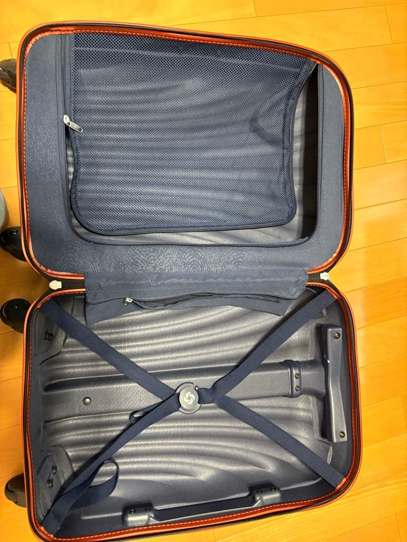 サムソナイト　機内持ち込み超軽量ポリカーボネート キャリーケース