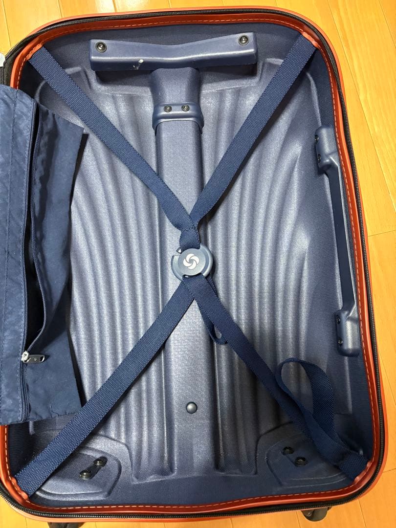 サムソナイト　機内持ち込み超軽量ポリカーボネート キャリーケース