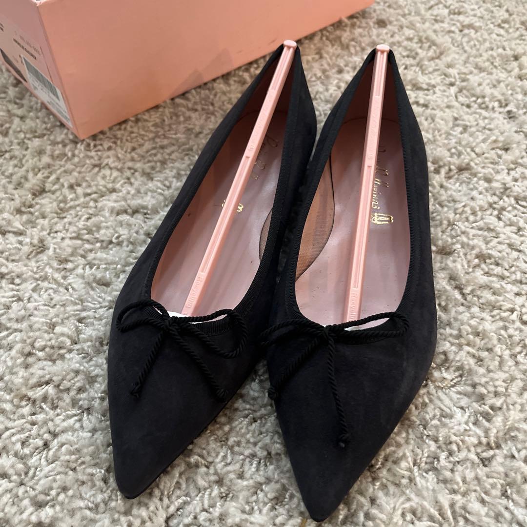 新品未使用スエードブラックフラットシューズ ポインテッドトゥ