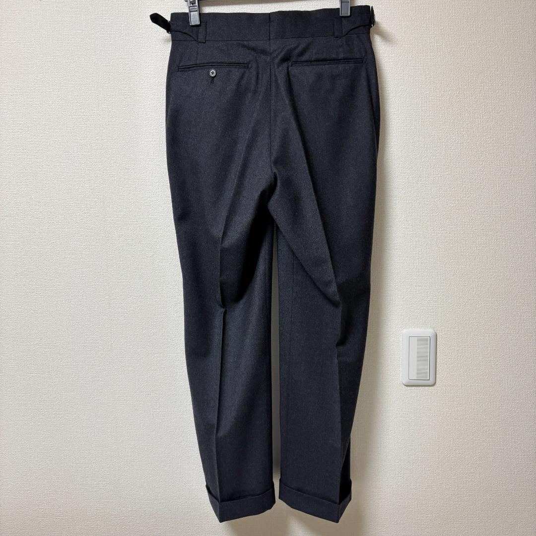 kakiユニバーサルランゲージ スラックス チャコールグレー REDA