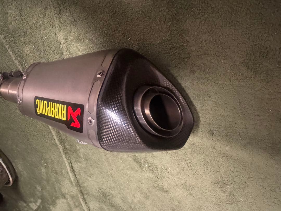 AKRAPOVICスリップオンyzf R6 RJ11最終値下げ