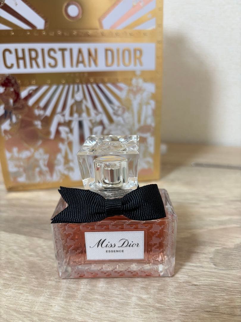 Miss Dior Essence 香水 エッセンス