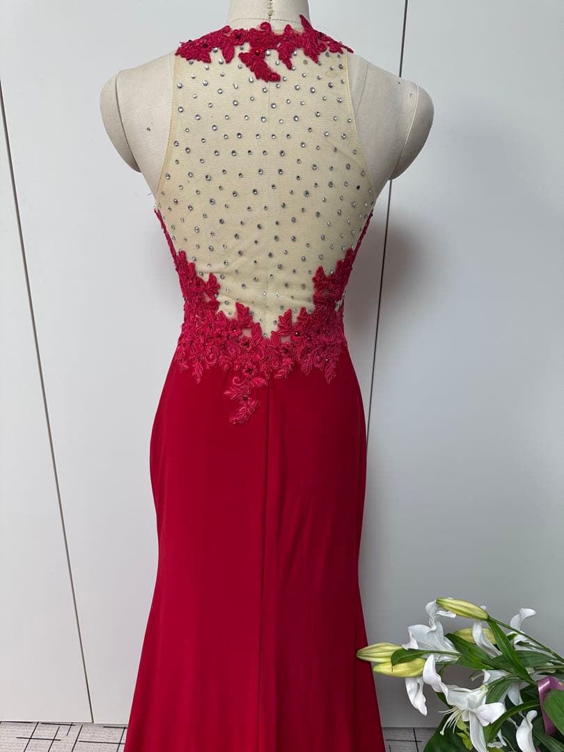 赤いハイネックドレス レース ビジュー付き