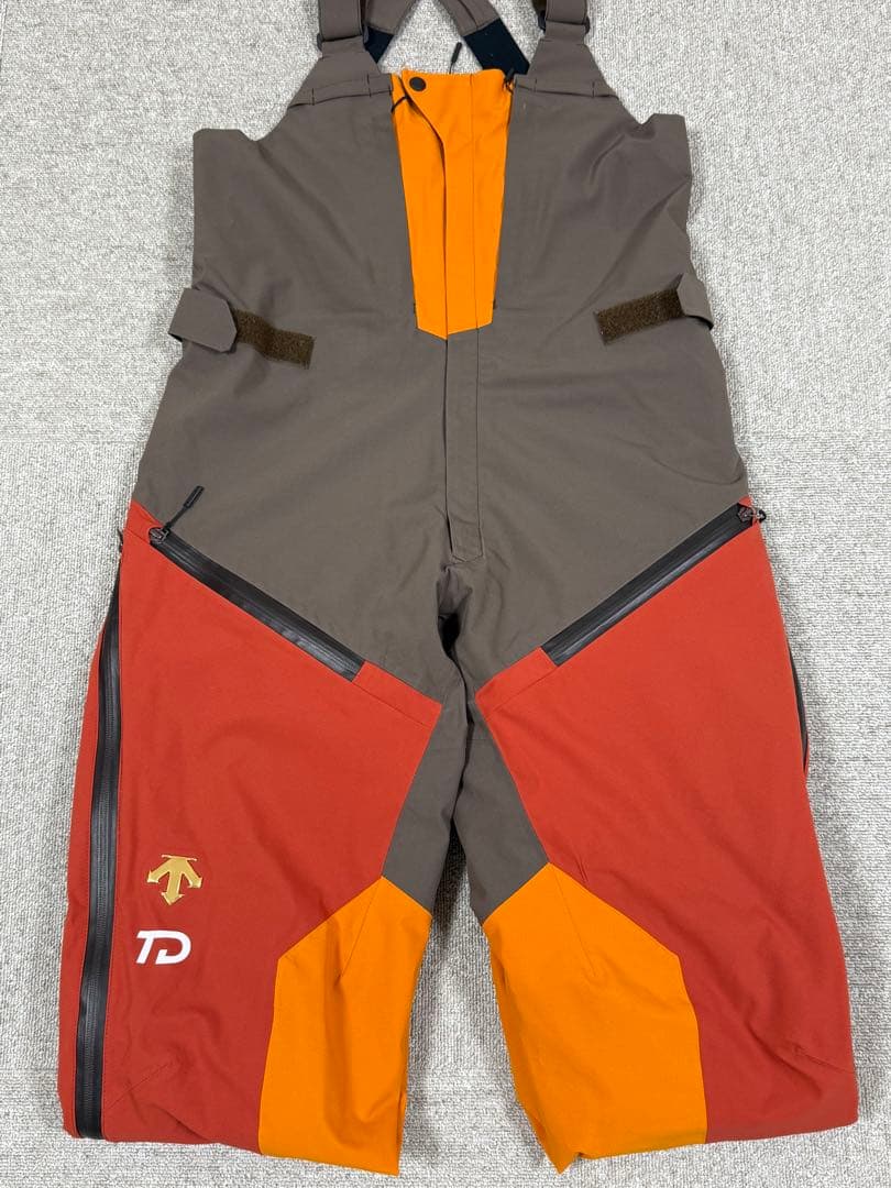 ★24/25年・美品★非売品 選手用 デサントメイト　スキーウエアセットLサイズ