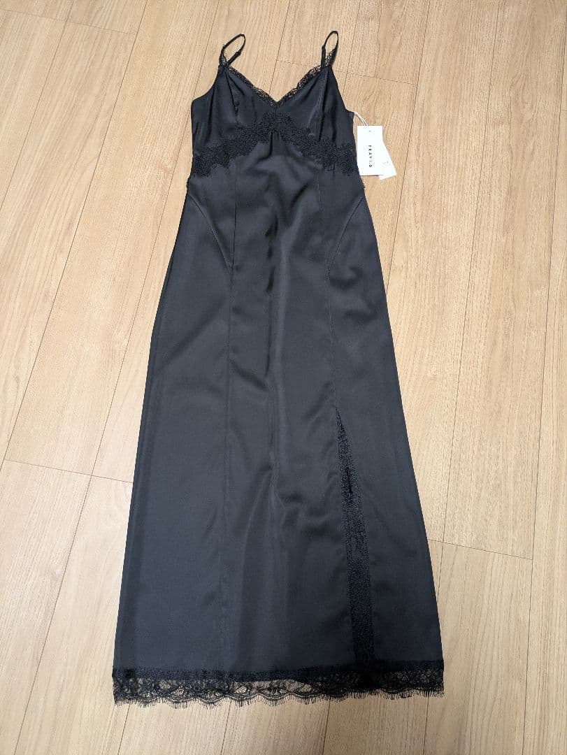 【新品未使用】フレイアイディー　レーストリムキャミワンピース　ブラック