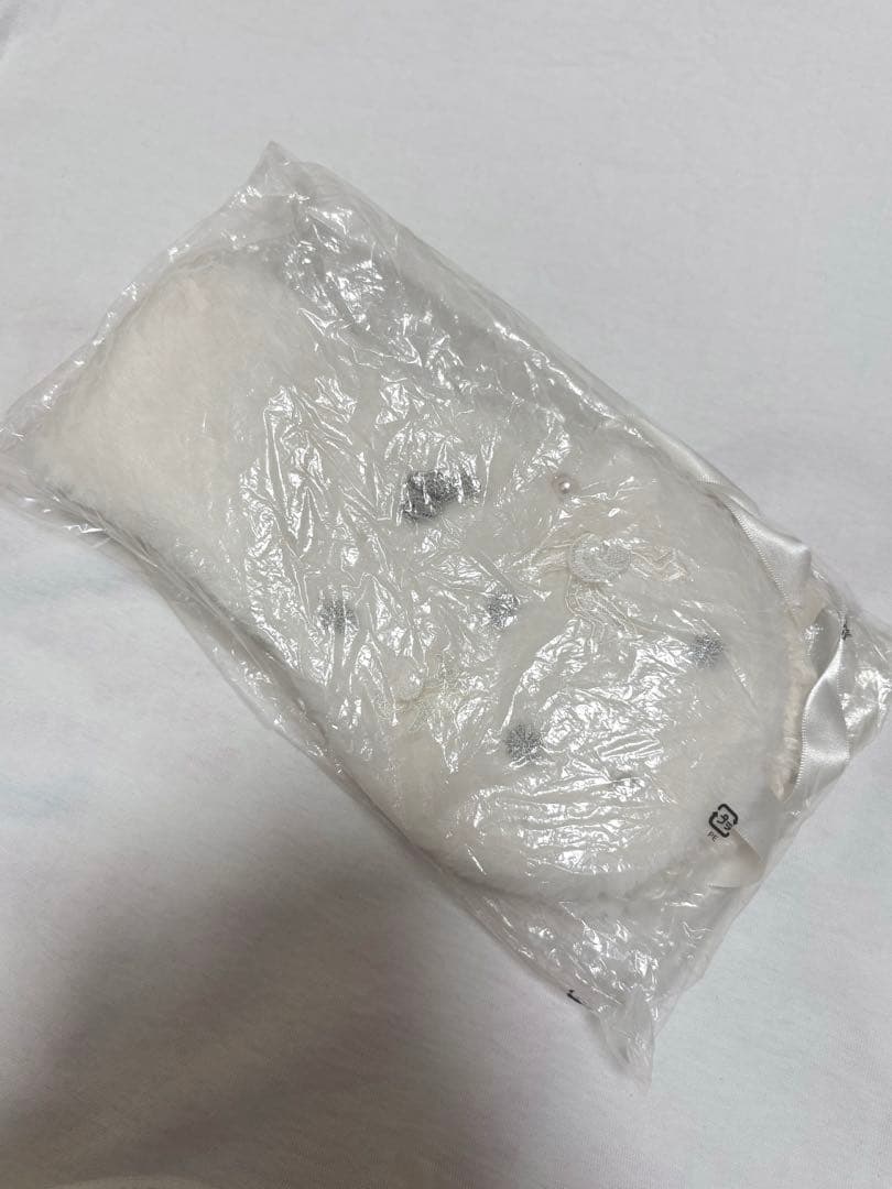 かきぶちももの　ファニーマフ　ホワイト