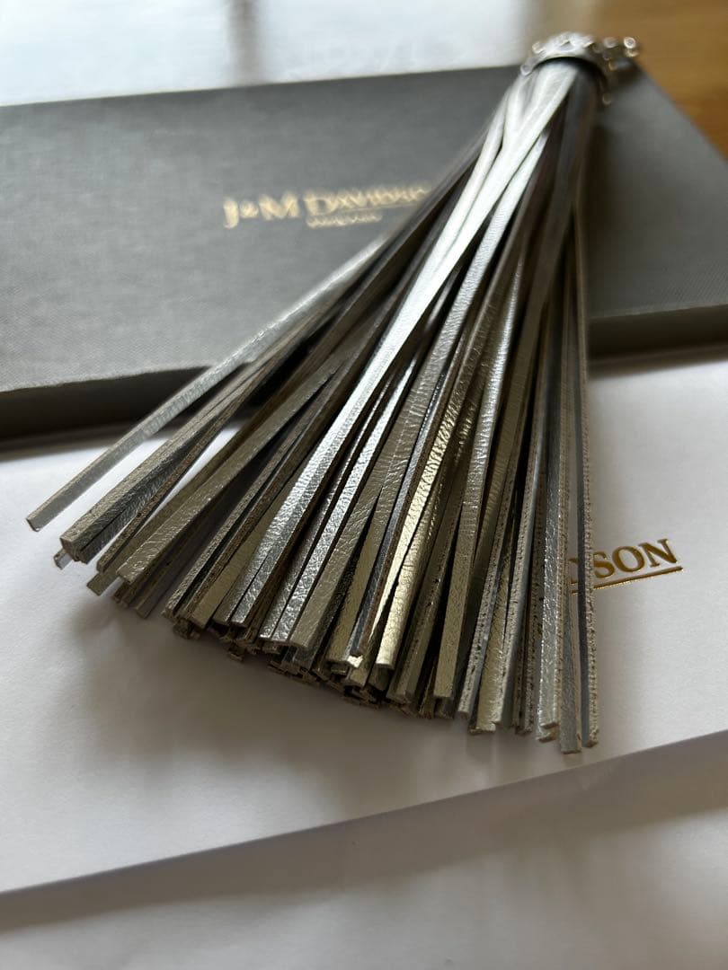 j&m davidson スタッズ付きフリンジチャーム　タッセル　シルバー