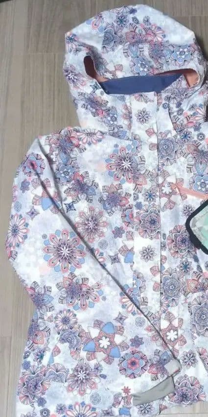 ROXY 花柄スノーボードウェア （上着のみ）