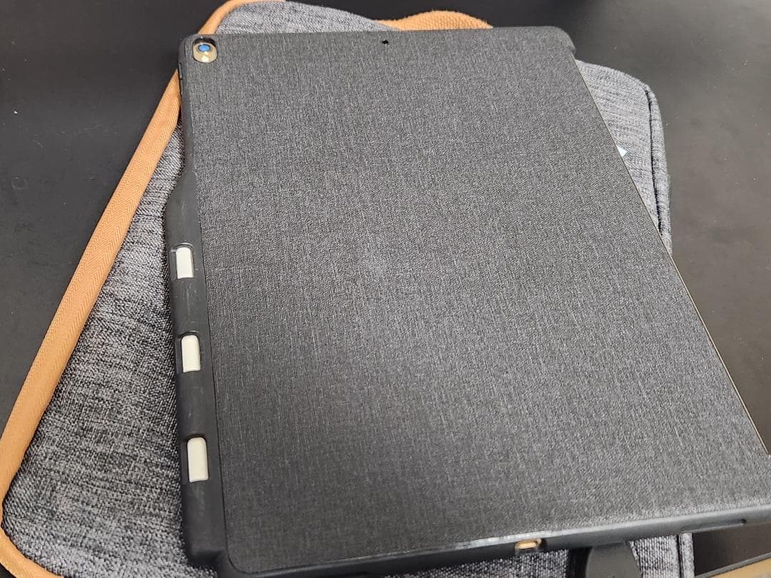 iPad Pro 第2世代 12.9インチ バッテリー100% 純正ペン付き