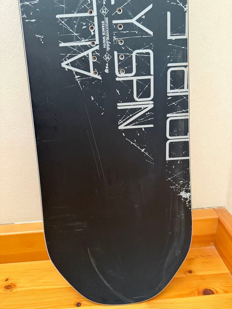 011Artistic X FLY SPIN141cmグラトリ中古ゼロワンスノボ