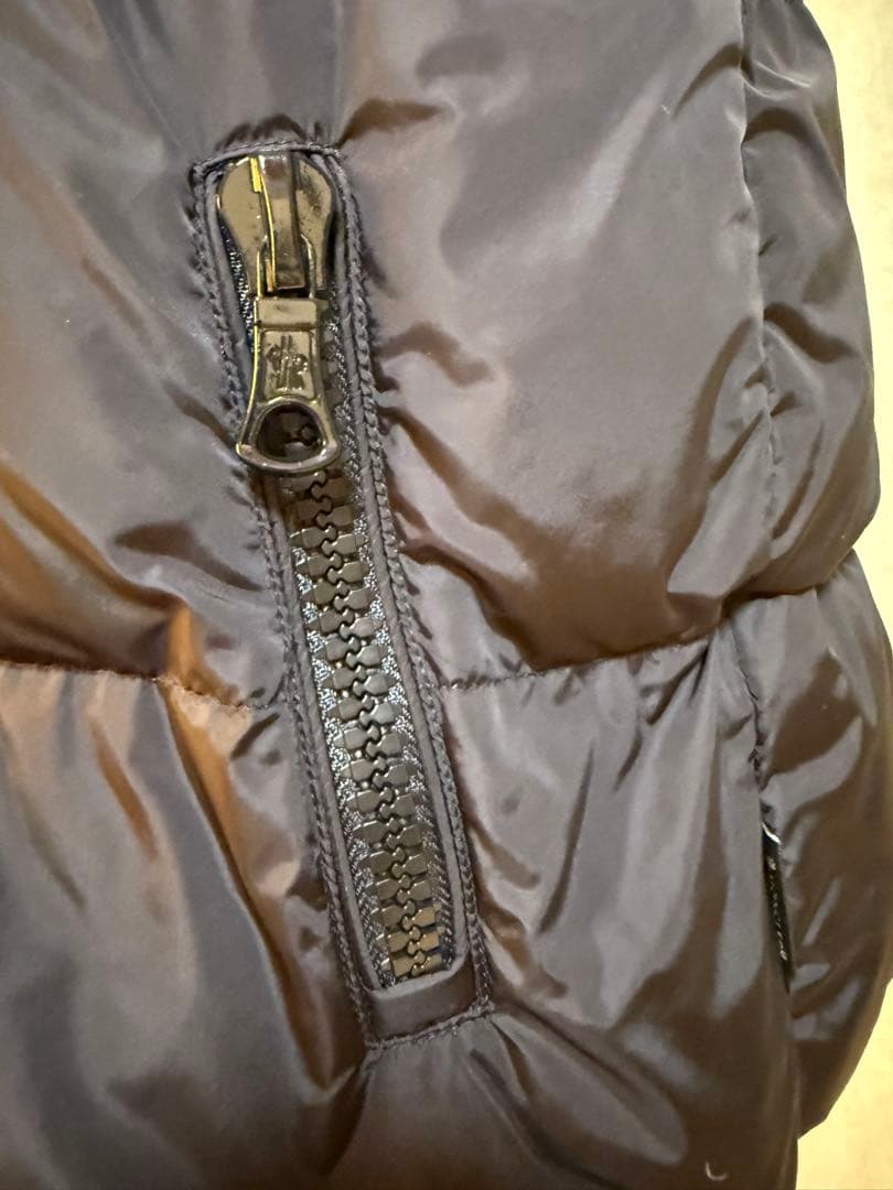 美品モンクレールファー付きダウンベスト