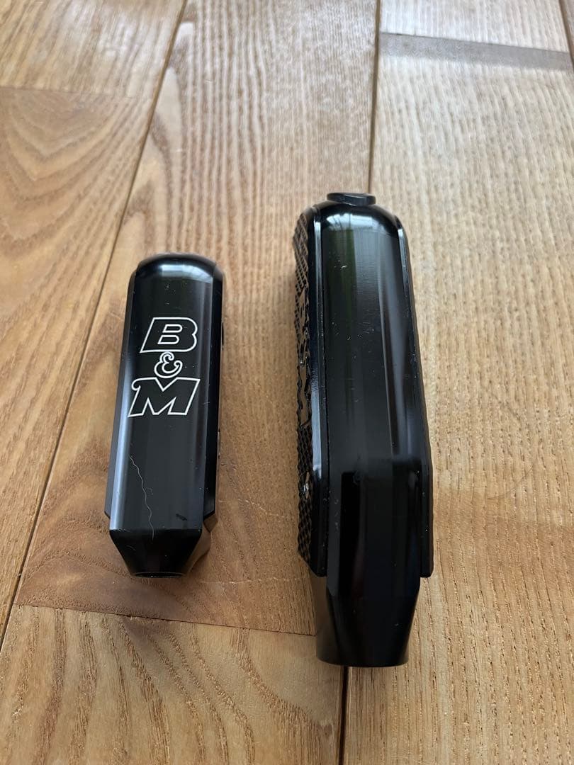 jkラングラー前期3.8Lモデル用B&M シフターグリップ 2個セット 黒