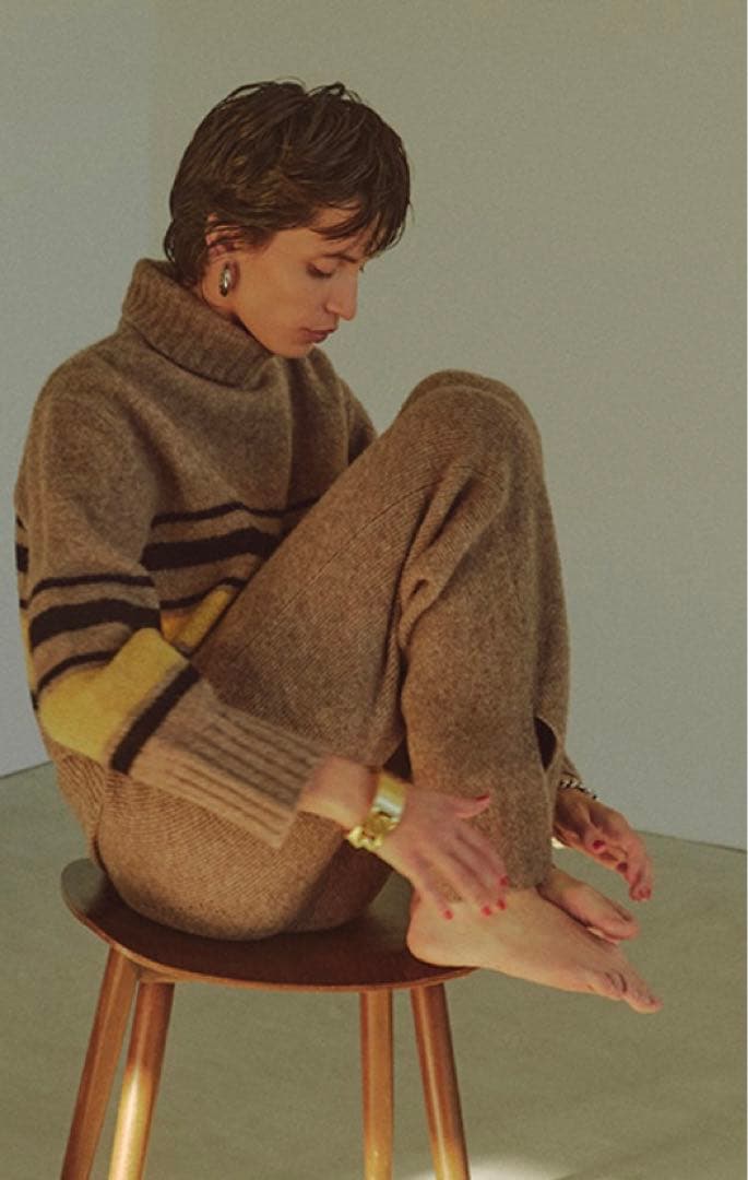 スタイリング　スリットニットパンツ