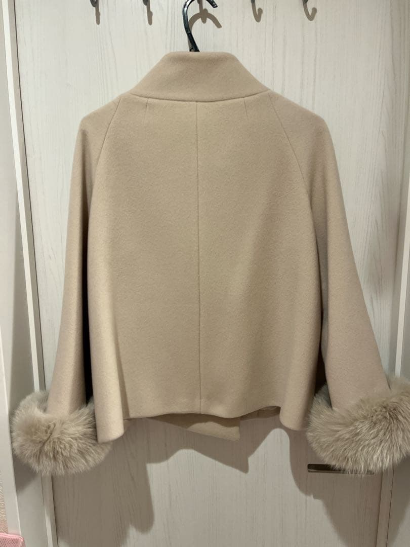 ストロベリーフィールズ ビーバーファー付きスタンドカラーショートコート