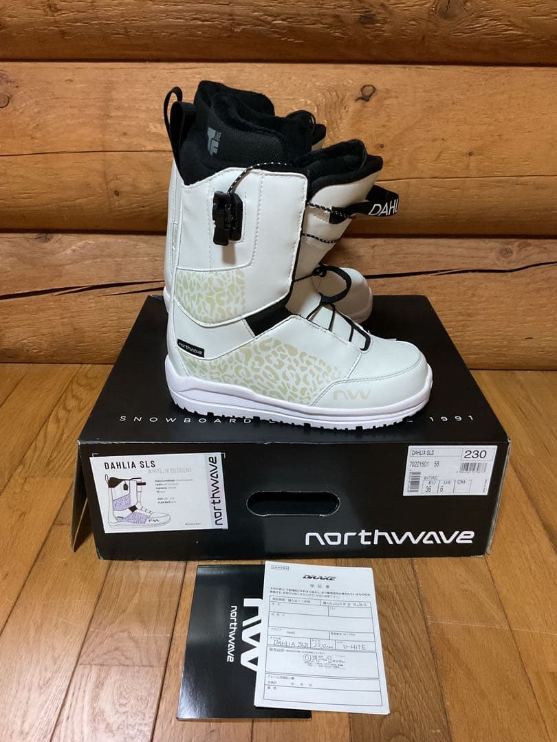 スノーボード NORTHWAVE DAHLIA SLS WHITE IRIDESCEN