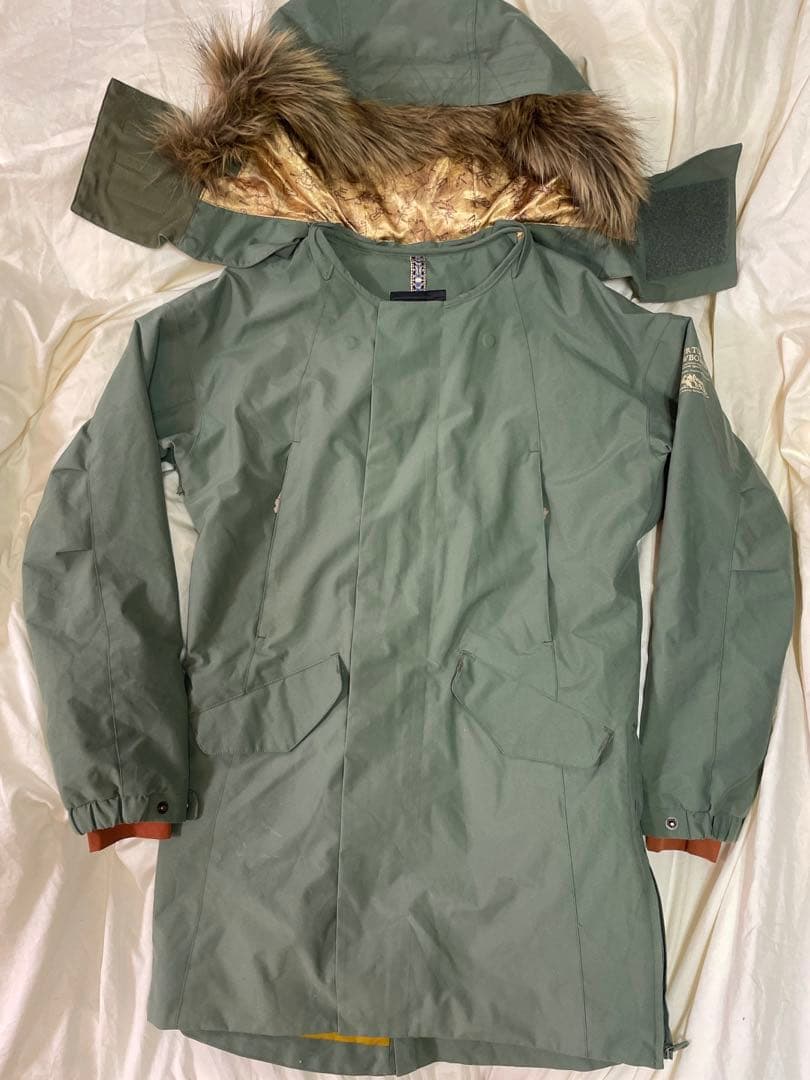 美品　BURTON スキー　スノーボード　ZENANA JACKET S