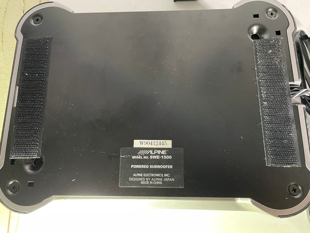 ALPINE SWE-1500 サブウーファー