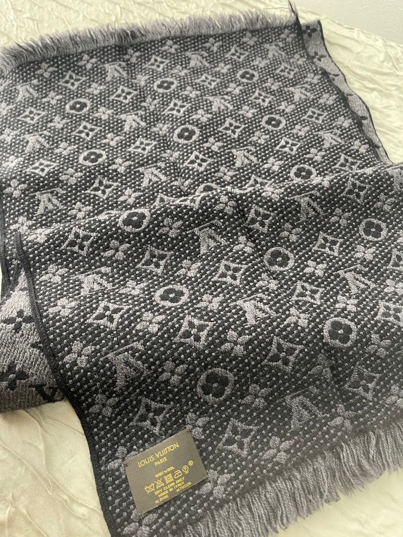 LOUIS VUITTON モノグラム　クラシック　マフラー