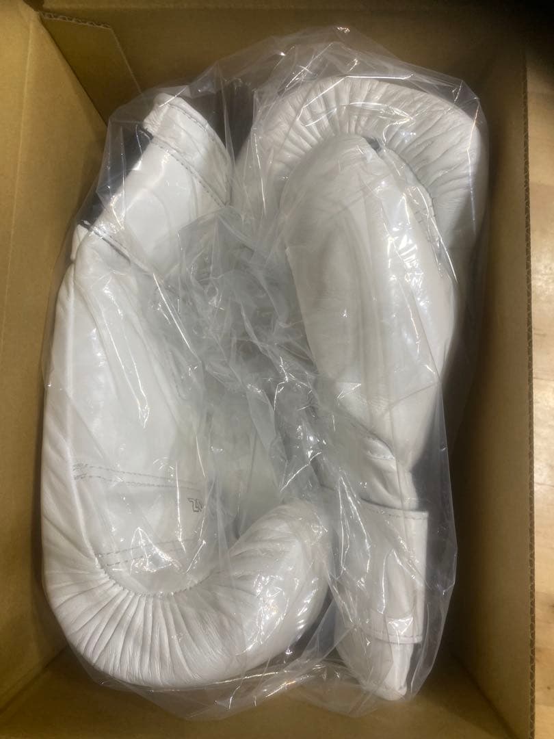 Winning ボクシンググローブ 16 oz ホワイト　MS-600B