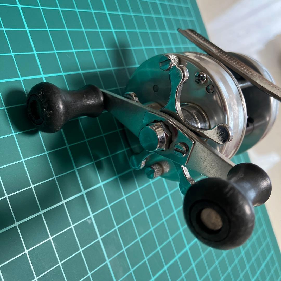 ABU Ambassadeur 1601 C IAR ベイトリール 左ハンドル