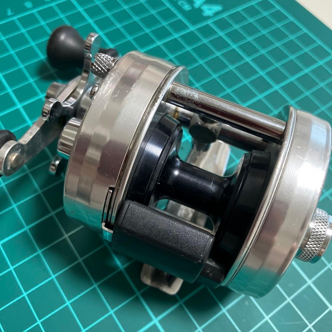 ABU Ambassadeur 1601 C IAR ベイトリール 左ハンドル