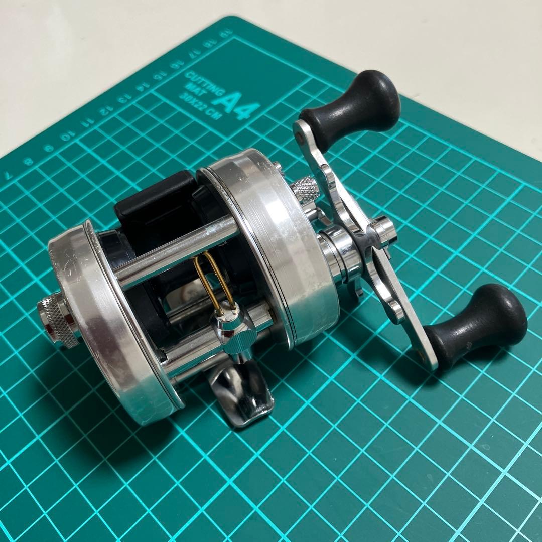 ABU Ambassadeur 1601 C IAR ベイトリール 左ハンドル