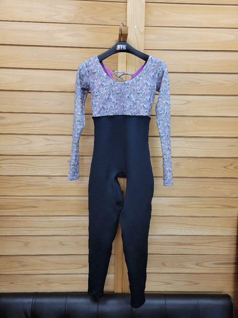 超美品　エコビッチ ecobitch 　swellflowers 　サーフスーツ