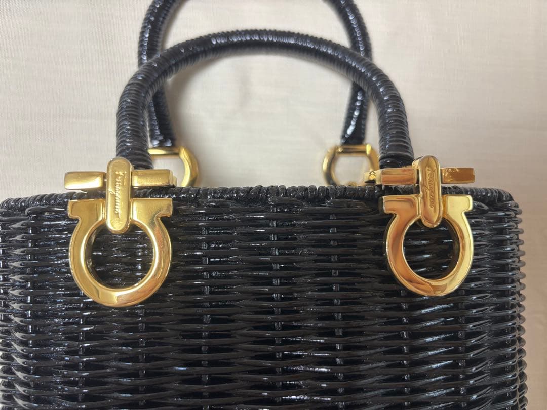 フェラガモ 夏のバッグ ビンテージ