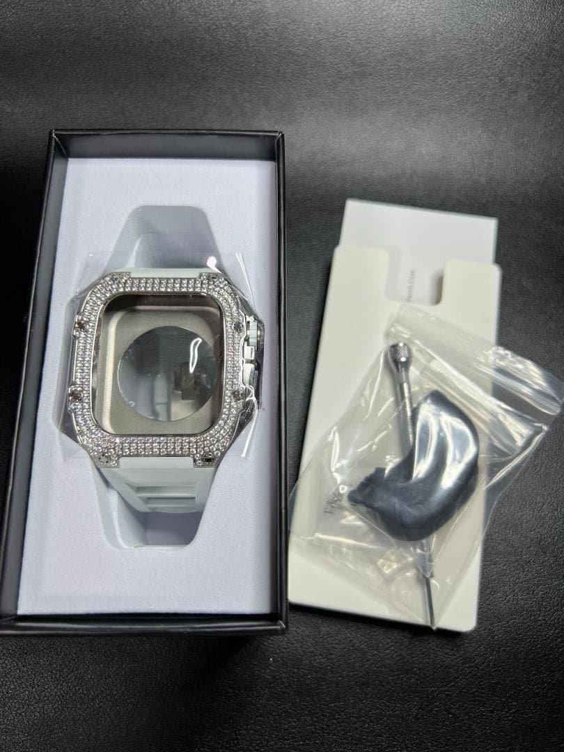 アップルウォッチ ケース ゴールデンコンセプト /キュービックジルコニア