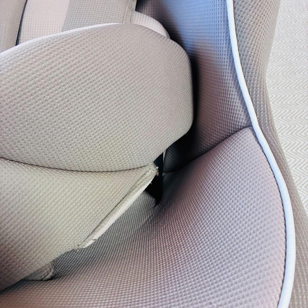 【極美品】combi チャイルドシートコッコロ S UX ヘーゼルナッツ 新生児