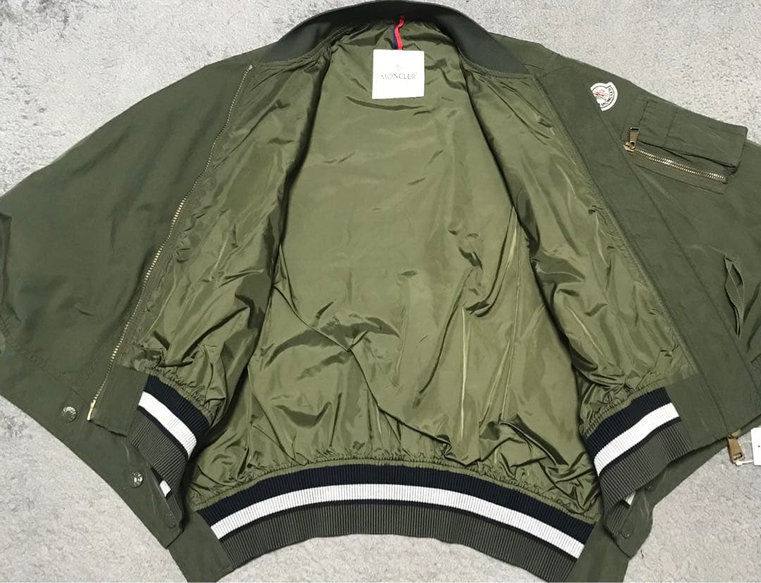 モンクレール　ミリタリーポンチョ