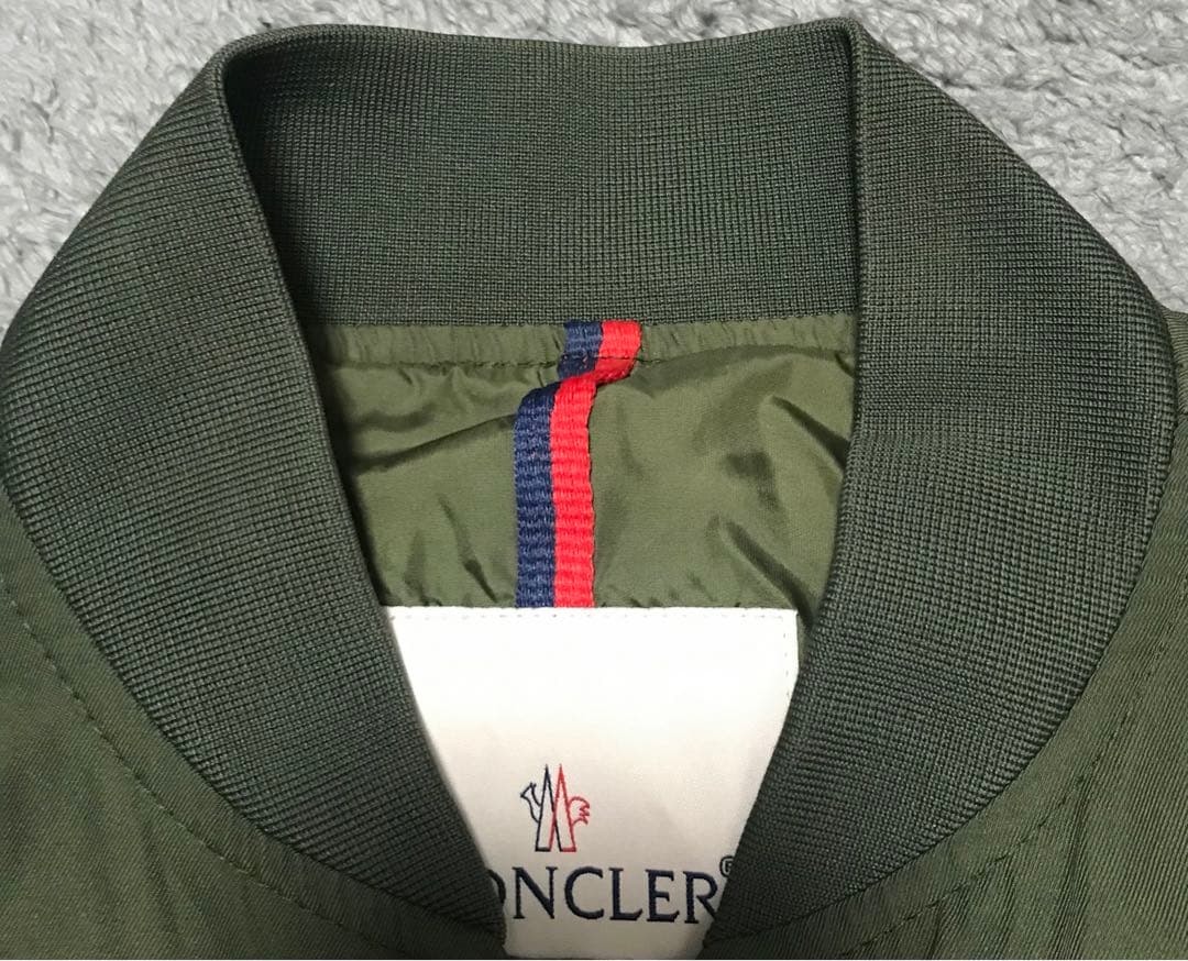 モンクレール　ミリタリーポンチョ