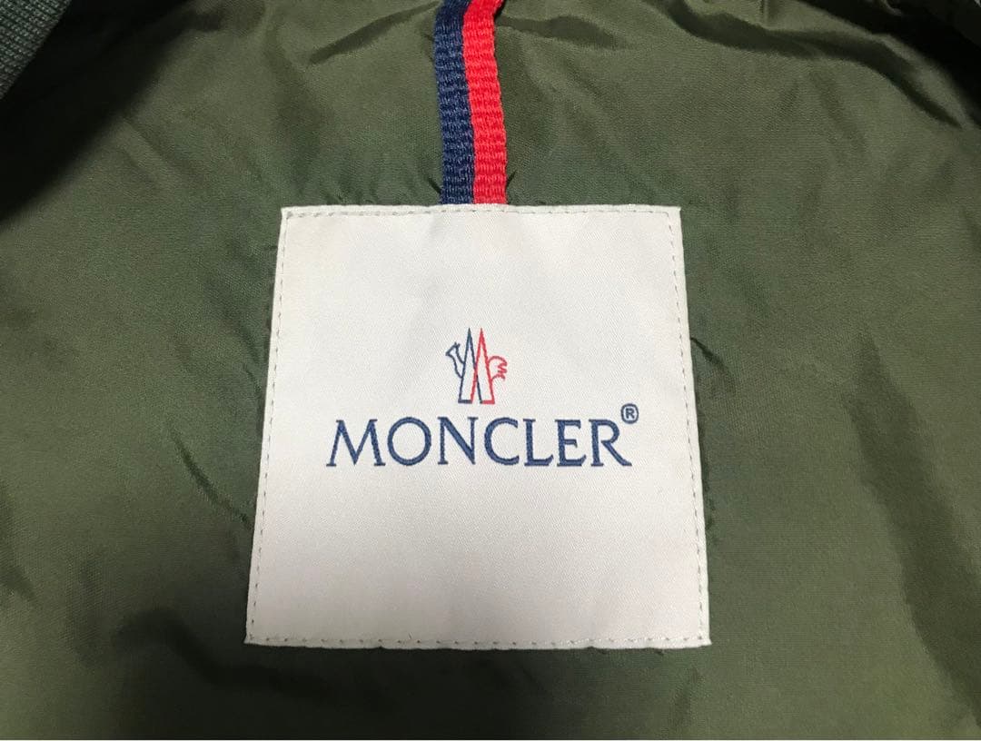 モンクレール　ミリタリーポンチョ