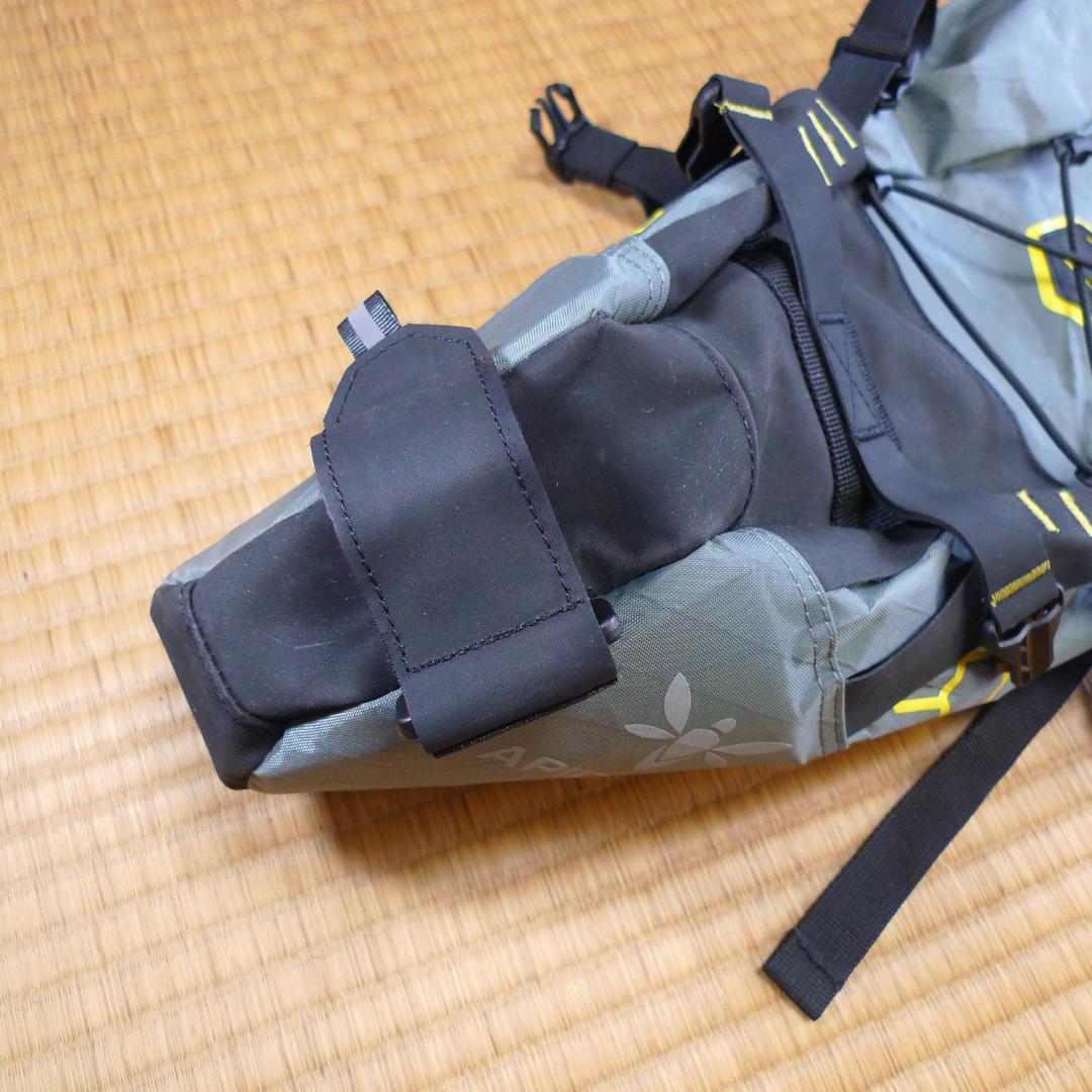 サドルバック　APIDURA　SADDLE BAG　コンパクト　11L　グレー色