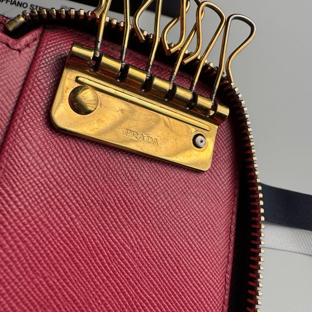 【美品】 222 PRADA プラダ サフィアーノラウンドファスナー キーケース