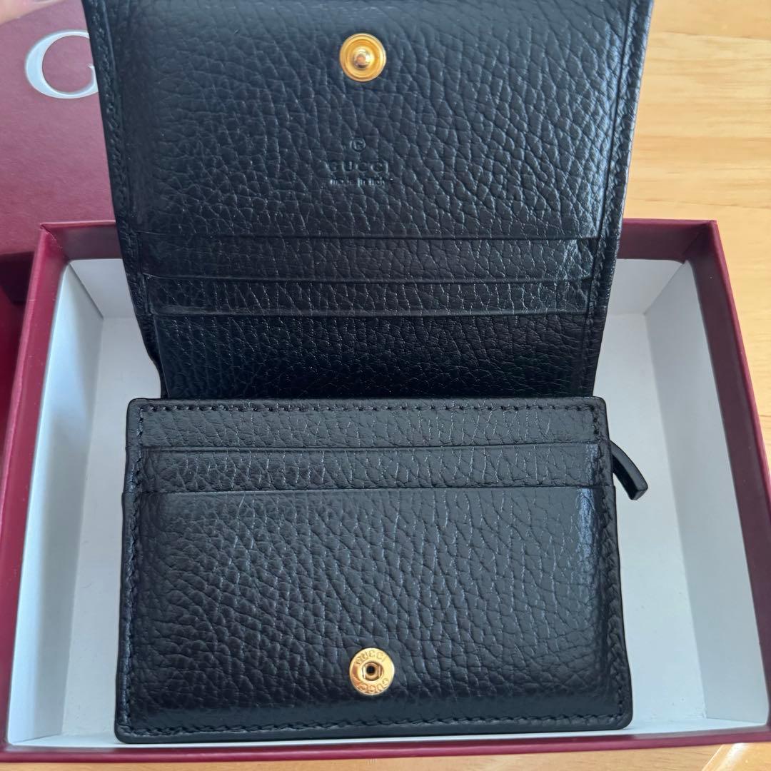 ダブルG カードケース ウォレット（＆紙幣入れ付き）　GUCCI
