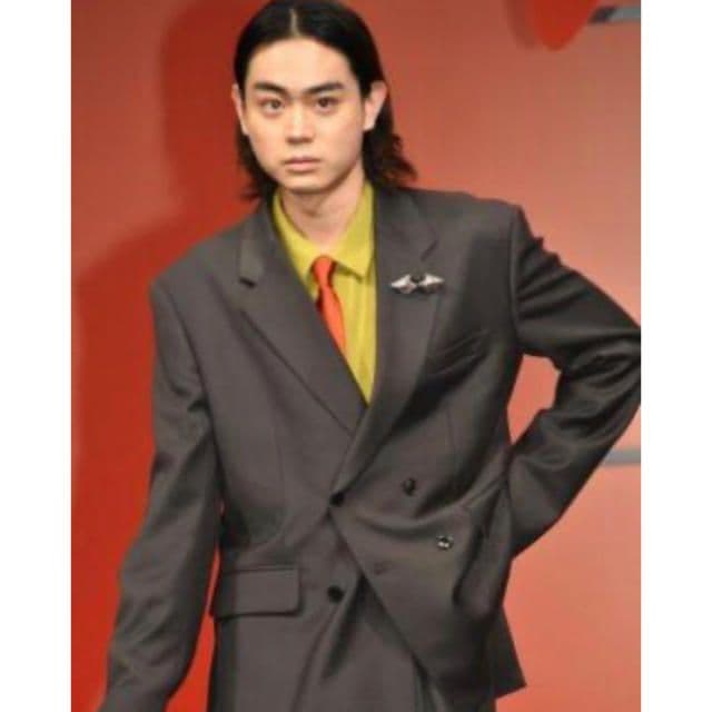 菅田将暉　80s　GIVENCHY　3点　ダブルボタン　セットアップ　レトロ