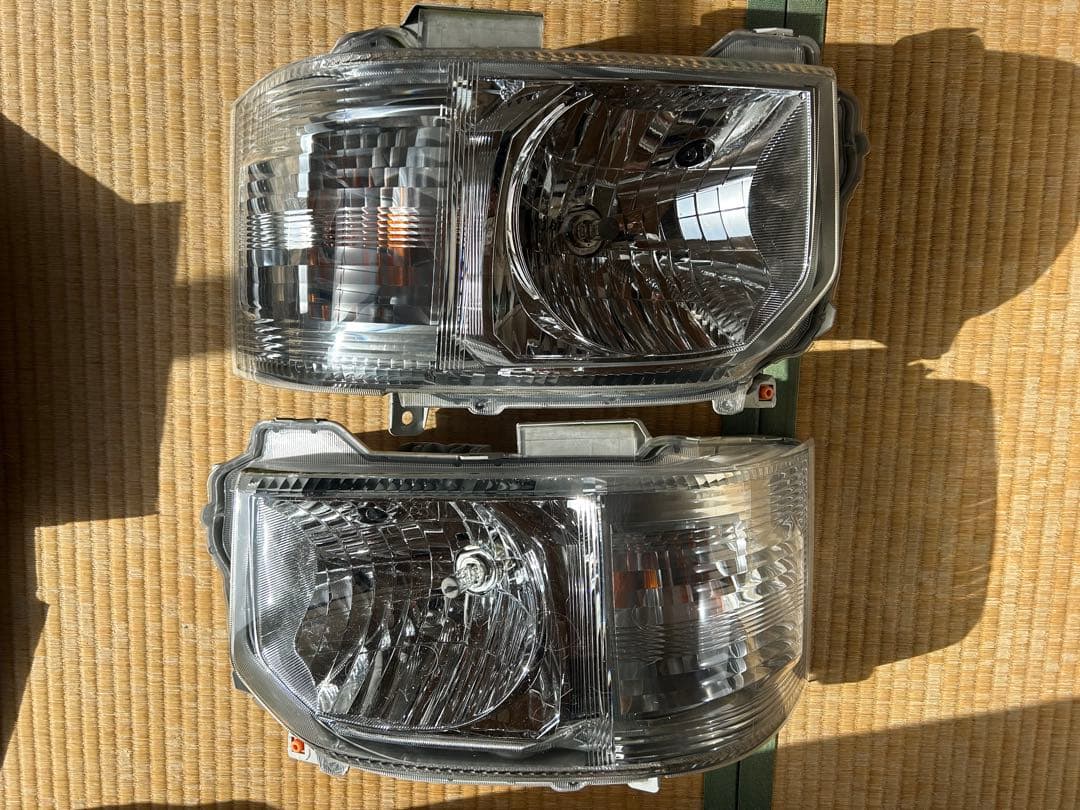 【値下げ】【送料無料】ハイエース 6型 純正ヘッドライト 2個セット ハロゲン