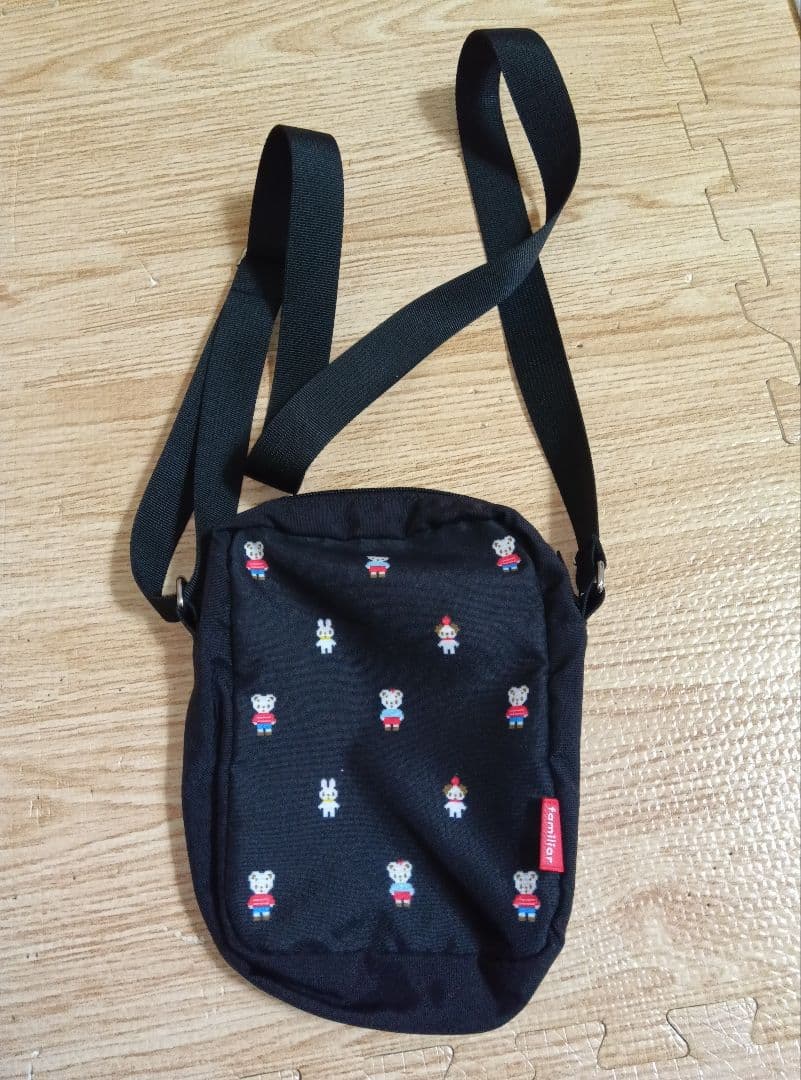 カ*ん様 レア　美品ファミリアピクセルアート　 ショルダーバッグ