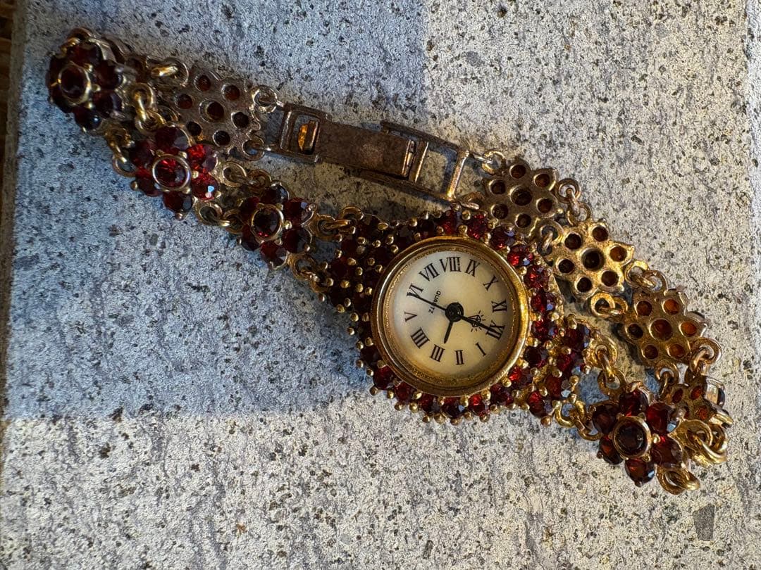 ☆SV925 ガーネット装飾 アンティーク調 レディース腕時計 クォーツ