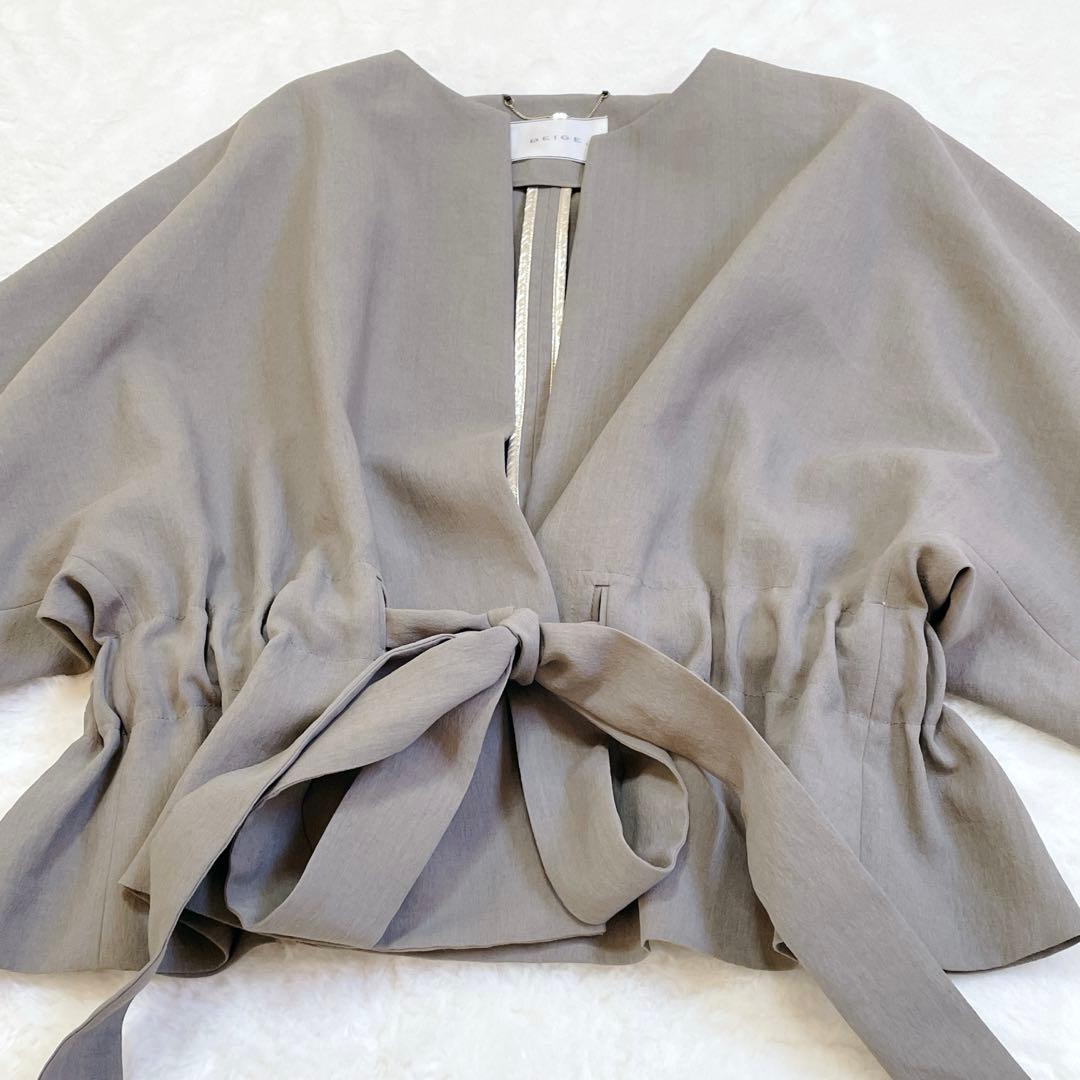 【美品】BEIGE, ベイジ　ノーカラージャケット 4 カーキ