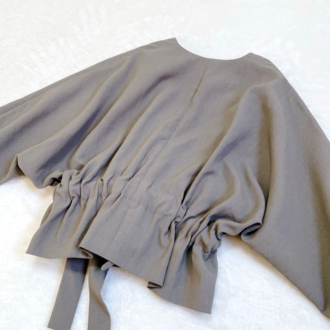 【美品】BEIGE, ベイジ　ノーカラージャケット 4 カーキ