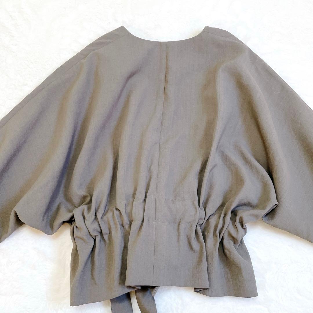 【美品】BEIGE, ベイジ　ノーカラージャケット 4 カーキ