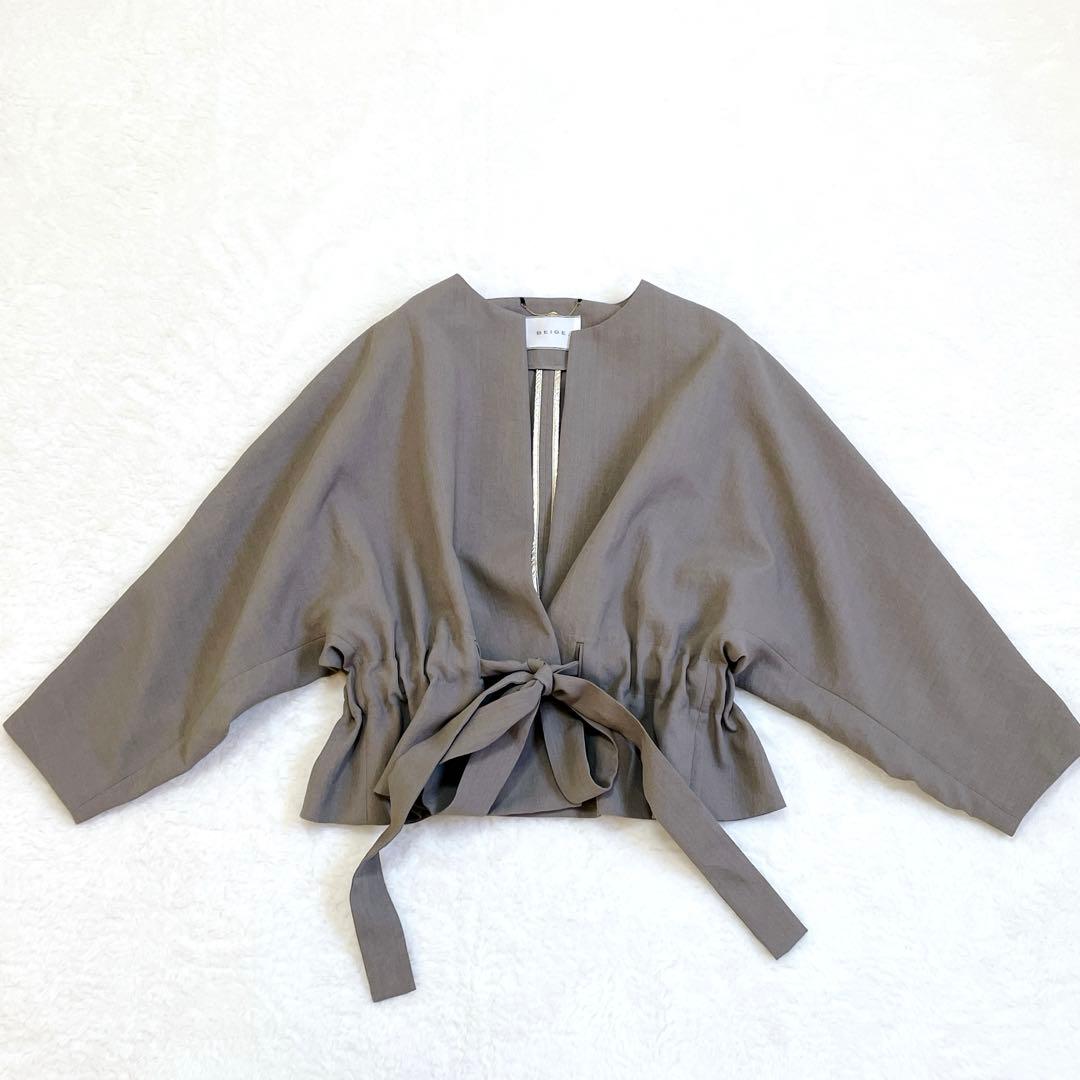 【美品】BEIGE, ベイジ　ノーカラージャケット 4 カーキ