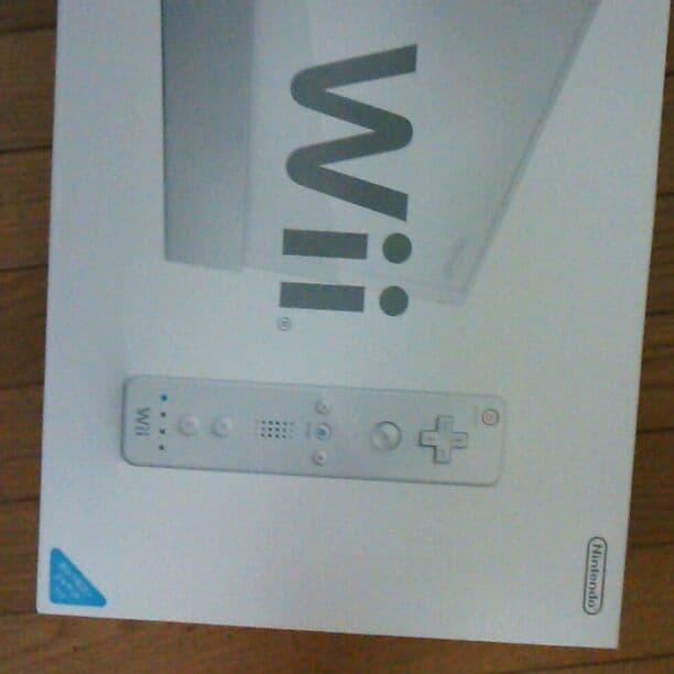 Wii本体 (シロ) (「Wiiリモコンジャケット」同梱) (RVL-S-WD)