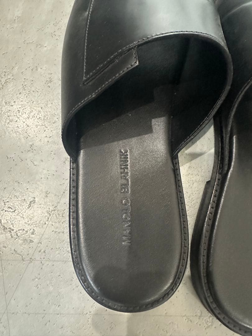 【良品】マノロブラニク　レザーサンダル9 ロンハーマン