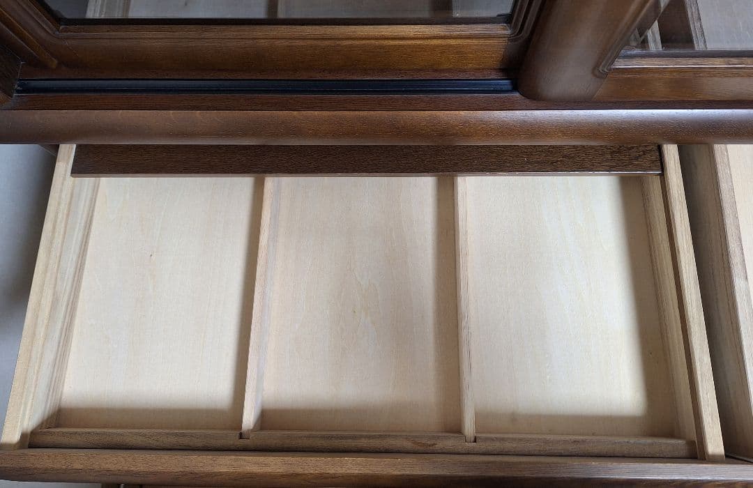 M*i様 ９月末停止予定‼️美品中古【送料込】食器棚 　カップボード１９５cm