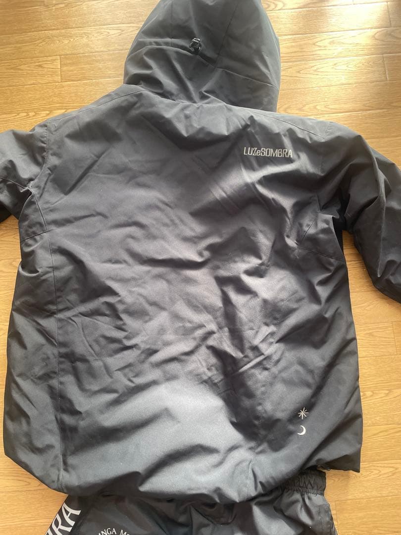 美品⭐︎ルースイソンブラ暖かい上下セット⭐︎Mサッカーフットサル中綿ブラック